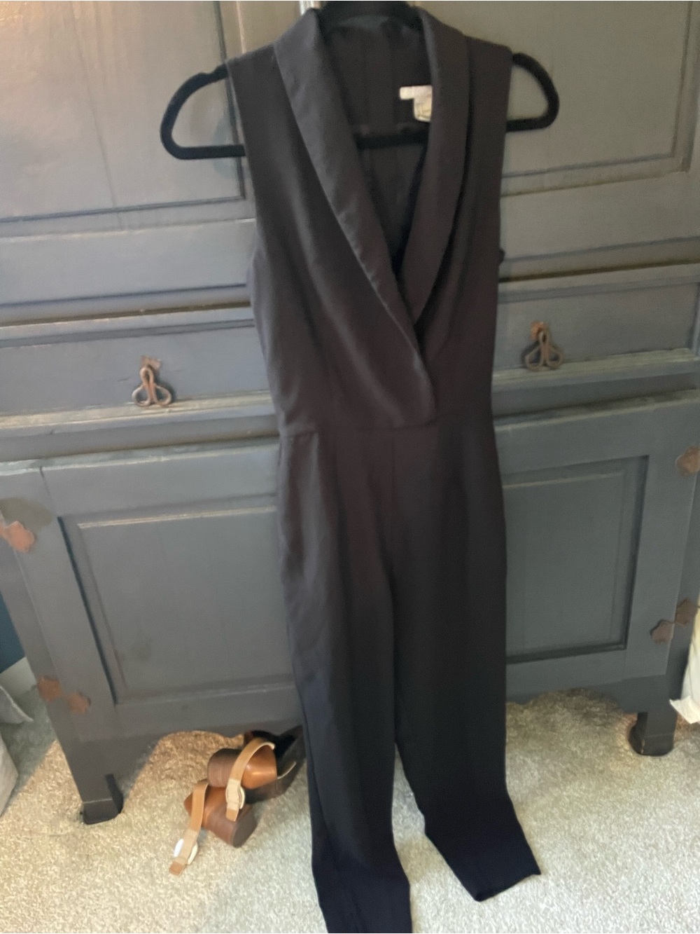 H&M Black Sleeveless Shawl-Collar Jumpsuit
